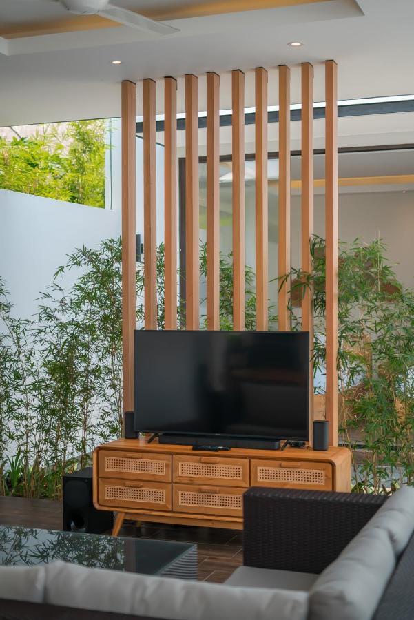 Selikur 1 - Spacious 3br In Seminyak! Perfect Location! Villa *