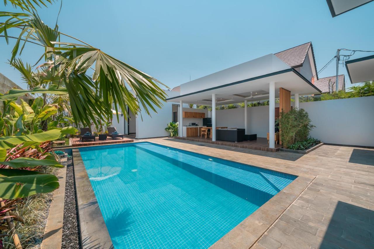 Selikur 1 - Spacious 3br In Seminyak! Perfect Location!