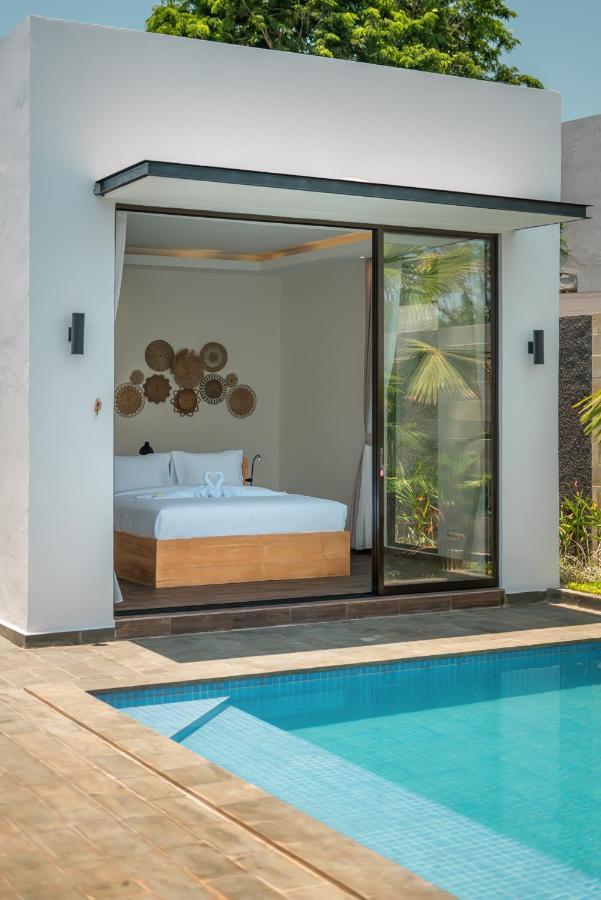 Selikur 1 - Spacious 3br In Seminyak! Perfect Location! Villa