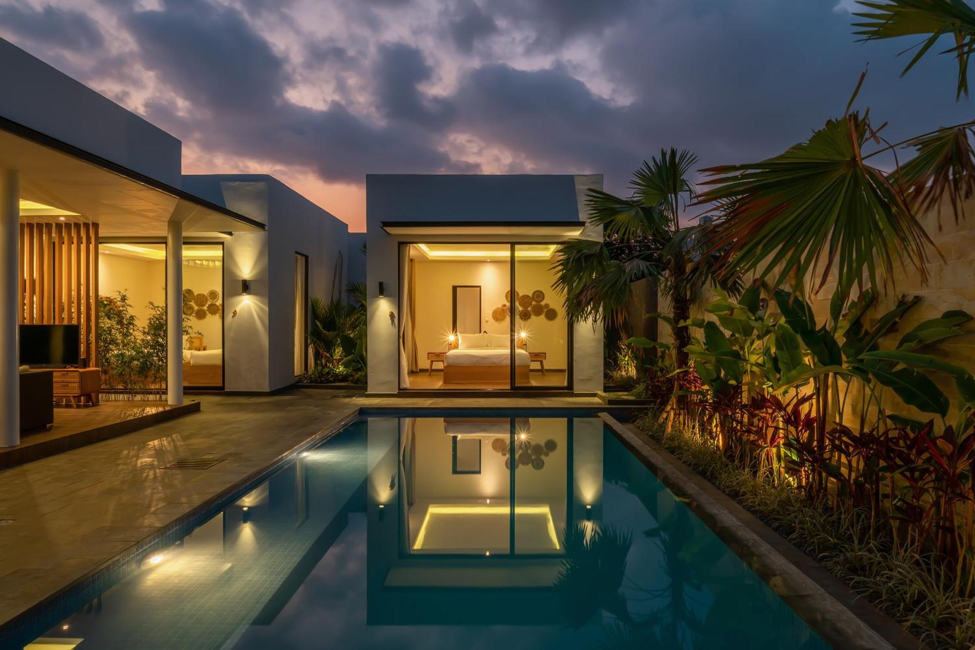 Selikur 1 - Spacious 3br In Seminyak! Perfect Location! *