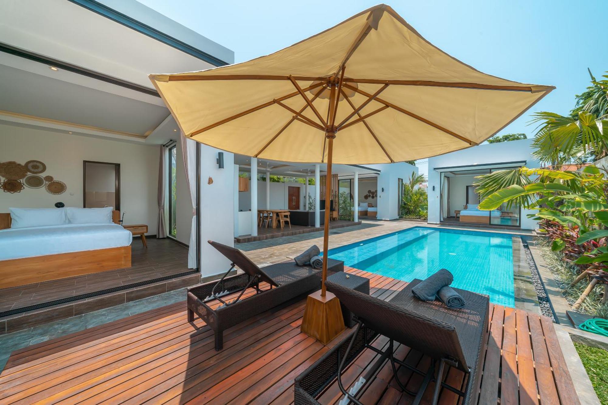 Selikur 1 - Spacious 3br In Seminyak! Perfect Location! Seminyak (Bali)